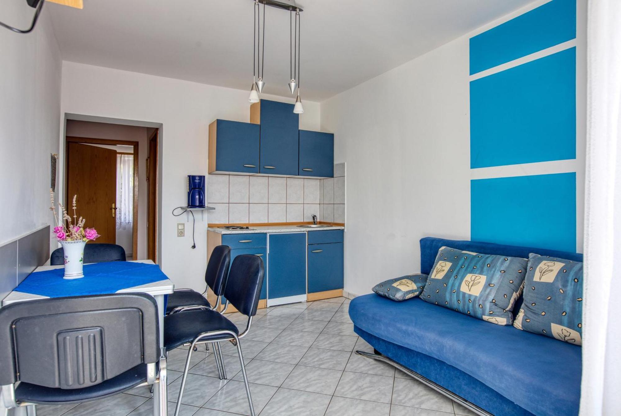 Apartments With A Parking Space Vodice - 6178 Bilik gambar