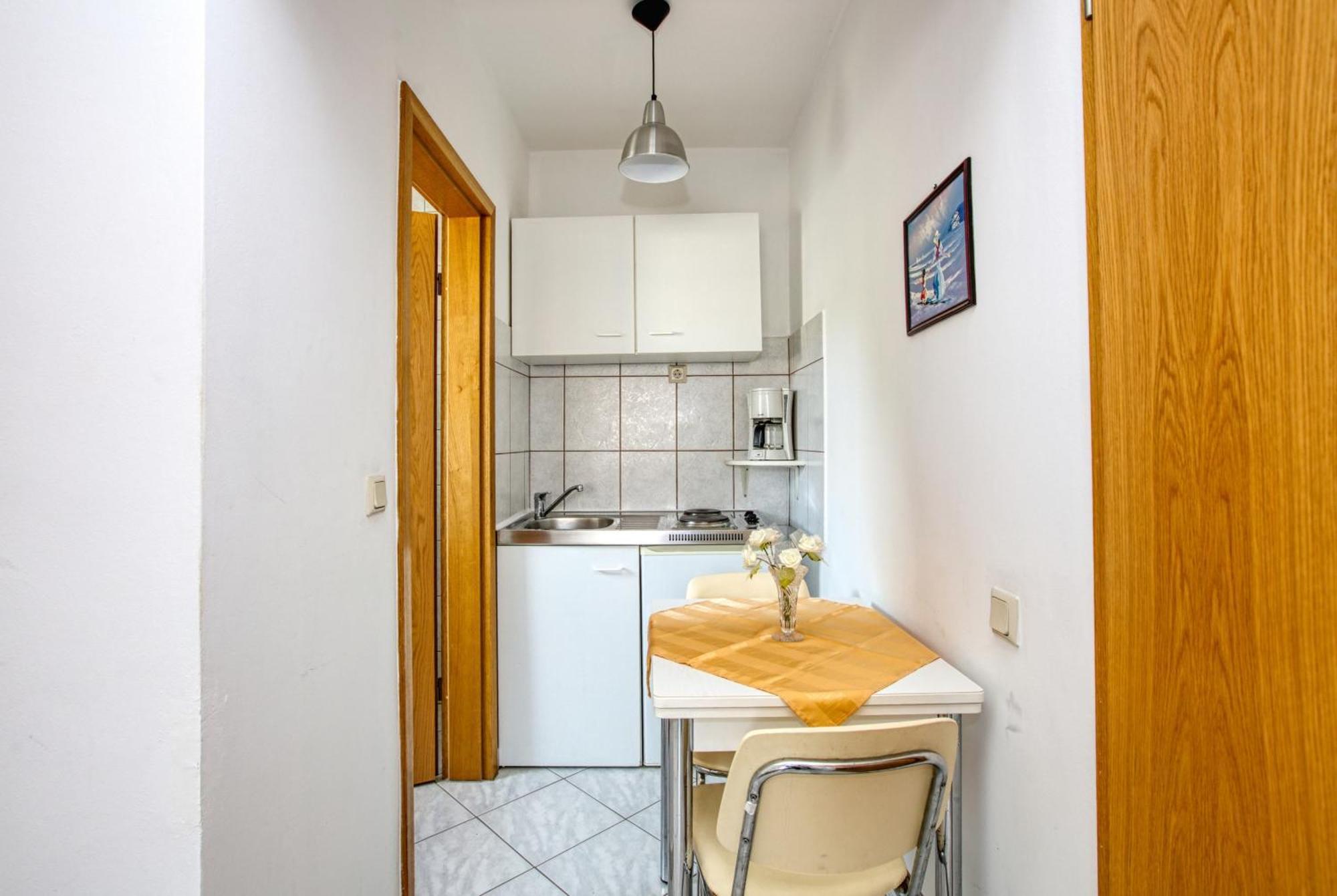 Apartments With A Parking Space Vodice - 6178 Bilik gambar