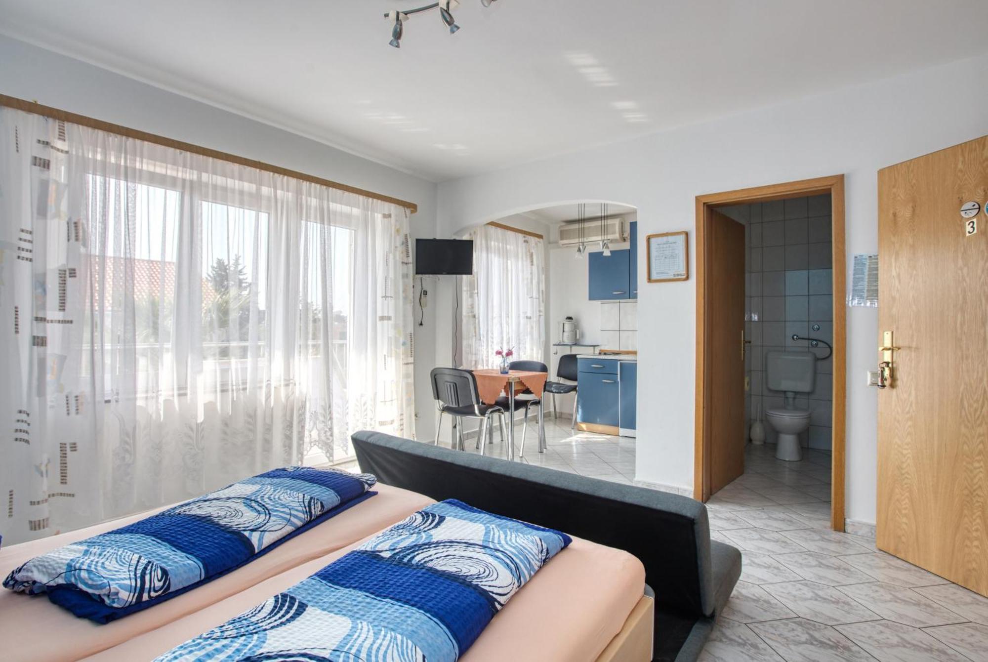 Apartments With A Parking Space Vodice - 6178 Bilik gambar
