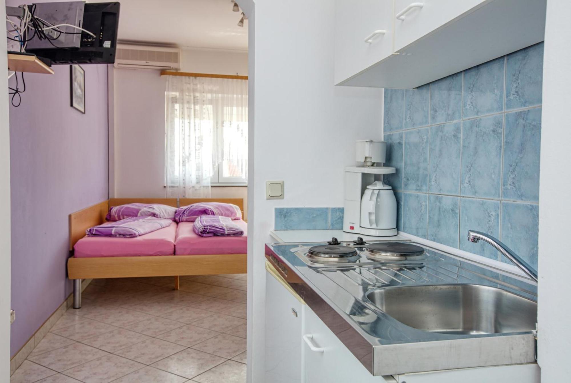 Apartments With A Parking Space Vodice - 6178 Bilik gambar