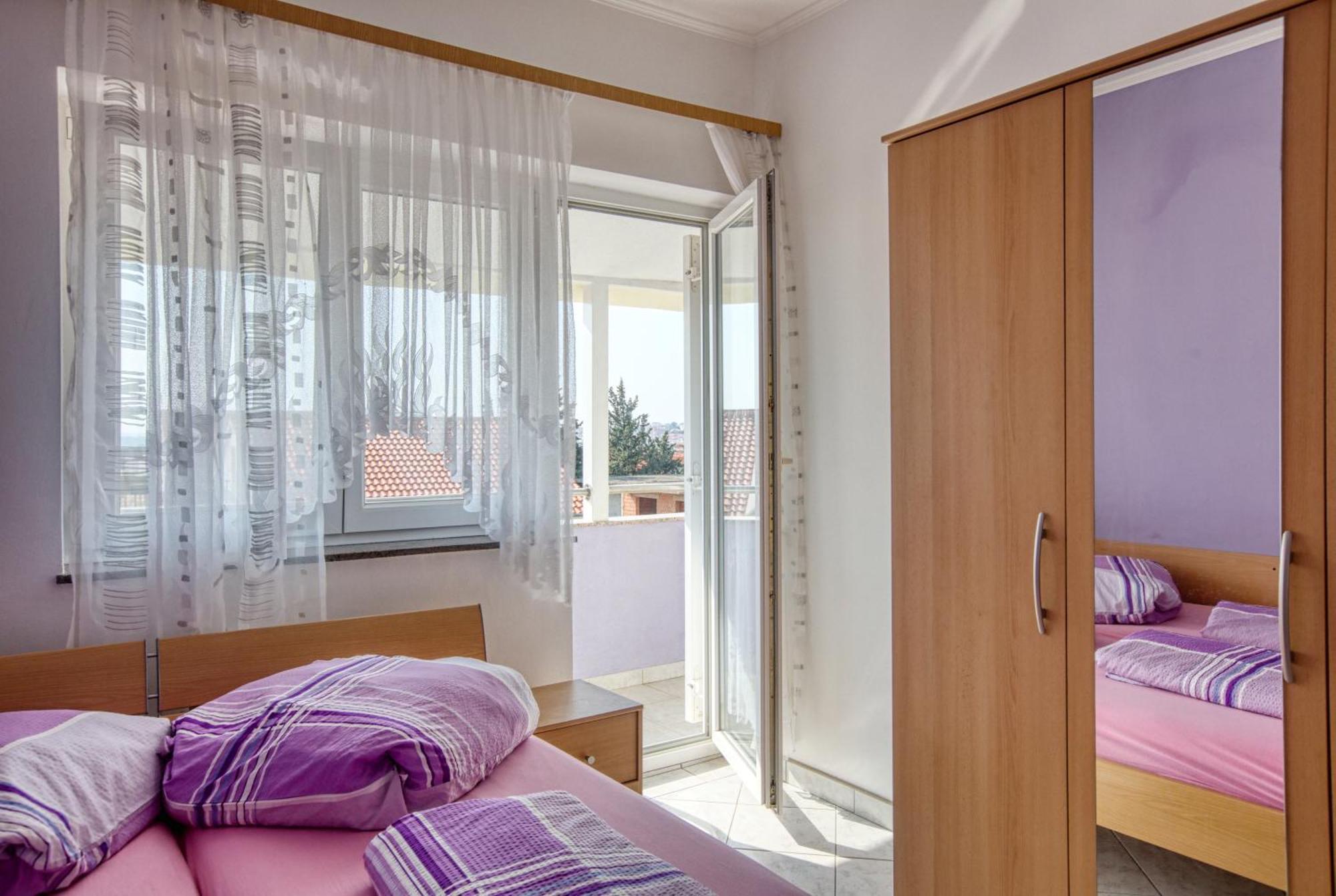 Apartments With A Parking Space Vodice - 6178 Bilik gambar