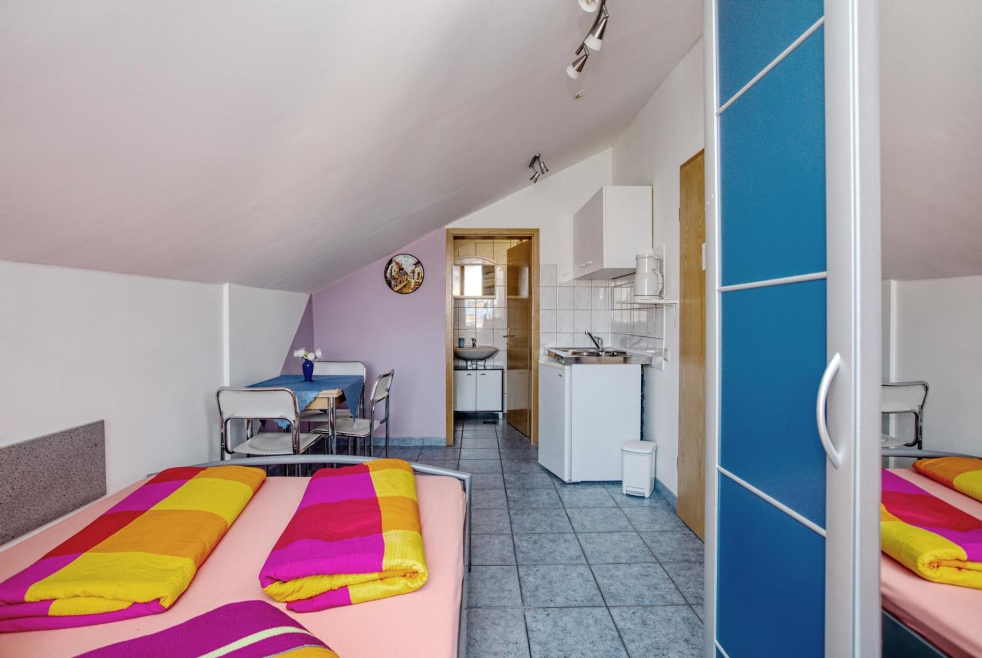 Apartments With A Parking Space Vodice - 6178 Bilik gambar